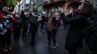 Beyoğlu’nda izinsiz Dünya Kadınlar Günü yürüyüşü önlendi