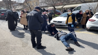 Bursa’da duruşması sonrası çıkan kavgada 3 kişi yaralandı