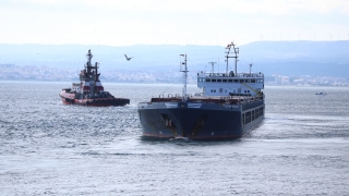 GÜNCELLEME 2 Çanakkale Boğazı’nda karaya oturan gemi kurtarıldı