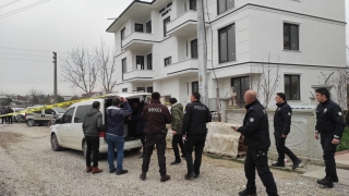 Sakarya’da tartıştığı çifti silahla yaralayan kadın gözaltına alındı