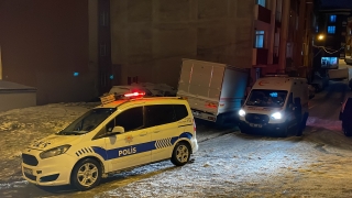 Esenyurt’ta otomobilin çarptığı iki kişi yaralandı 