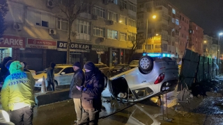 Bahçelievler’de takla atan otomobilin sürücüsü yaralandı