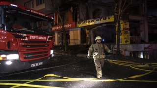 Beylikdüzü’nde iki katlı iş yerinde çıkan yangın söndürüldü