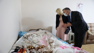 Kırklareli Valisi Bilgin 102 yaşındaki Fatma Kılıçarslan’ı ziyaret etti