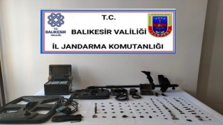 Balıkesir’de tarihi eser kaçakçılığı operasyonunda 2 şüpheli yakalandı