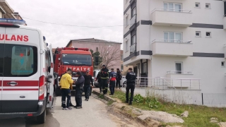 Kocaeli’de apartmanın çatısı tadilat sırasında çıkan yangında hasar gördü