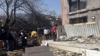 Sakarya’da inşaat halindeki evin balkonu çöktü, 4 işçi yaralandı