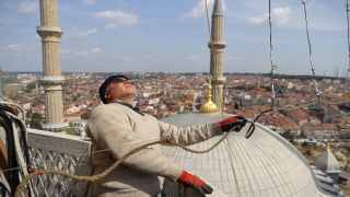 Selimiye Camisi minarelerine ”mahya” asıldı