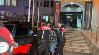 Bursa’da silah ve uyuşturucu bulunan araçla 20 kilometre kaçan şüpheli yakalandı