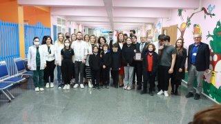 Bursa’da öğrencilerden hasta çocuklar için hastaneye tıbbi cihaz bağışı