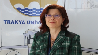 Kovid19’dan hayatını kaybeden Prof. Dr. Feriha Öz’ün kızından ”aşı” uyarısı