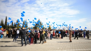 Kırklareli’nde otizmli öğrenciler gökyüzüne mavi balon bıraktı