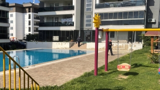 Bursa’da sitenin havuzunda boğulma tehlikesi geçiren çocuk tedaviye alındı