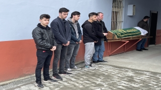 Sakarya’da okuldaki kavgada yere düşerek hayatını kaybeden öğrenci toprağa verildi