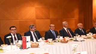 Vali Yavuz iş insanlarıyla iftarda buluştu