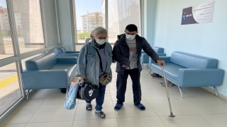 Hayatını serebral palsi hastası oğluna adadı