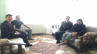 Bilecik’te jandarma ekipleri Anneler Gününde şehit annesini ziyaret etti