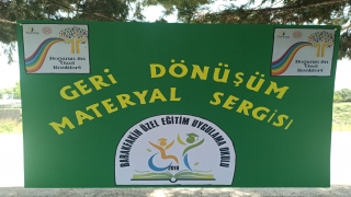 Bursa’da engelli öğrencilerin atıklardan yaptığı ürünler sergide beğeniye sunuldu