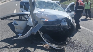 Bilecik’te bariyere çarpan otomobilin sürücüsü hayatını kaybetti
