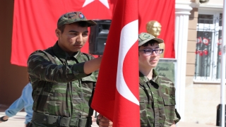 Edirne’de engelli öğrencilere ”asker kınası” yakıldı