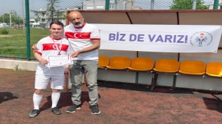 Bursa’da down sendromlu sporcular futbol maçına çıktı