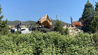 Anadolu Otoyolu’nun Kocaeli kesimindeki trafik kazası ulaşımı aksattı