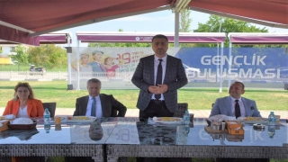 Şarköy Belediye Başkanı Var, gençlerle kahvaltıda buluştu