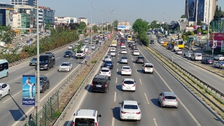 İstanbul’da haftanın ilk gününde trafik yoğunluğu yaşanıyor