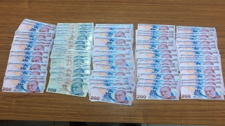 Sakarya’da sahte parayla yakalanan zanlı gözaltına alındı