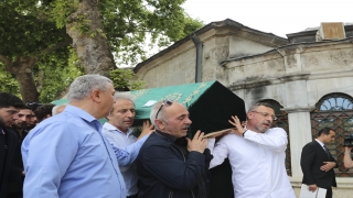 Yazar ve şair Mevlana İdris Zengin, son yolculuğuna uğurlandı
