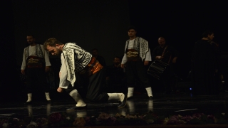 İzmir Devlet ve Türk Dünyası Dans ve Müzik topluluğu Bursa’da sahne aldı