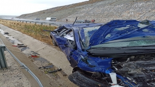 Balıkesir’de otomobilin devrilmesi sonucu 1 kişi öldü, 1 kişi yaralandı