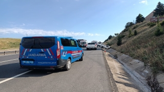 Tekirdağ’da hafif ticari araçla otomobilin çarpışması sonucu 5 kişi yaralandı