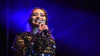 Şarkıcı Hande Ünsal, Bilecik’te konser verdi