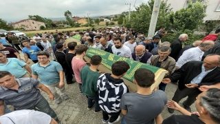 Bursa’da trafik kazasında ölen baba ve iki oğlu defnedildi