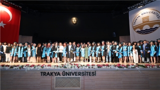 Trakya Üniversitesi Edebiyat Fakültesinde mezuniyet töreni yapıldı