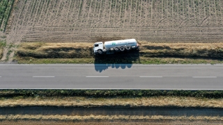 Edirne’de devrilen LPG yüklü tanker nedeniyle ilçe yolu ulaşıma kapandı
