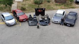 Yalova merkezli otomobil kaçakçılığı operasyonunda 9 şüpheli yakalandı