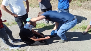 Lüleburgaz’da devrilen kamyondaki 2 kişi yaralandı