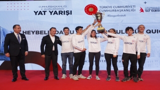 Heybeliada Su Sporları KulübüQuick Sigorta yelken takımı, şampiyonluktan şampiyonluğa koştu