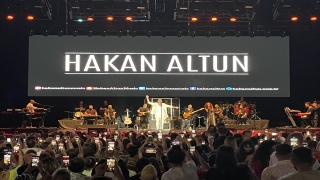 Şarkıcı Hakan Altun Kuruçeşme Açıkhava’da sahne aldı