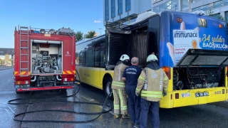Kadıköy’de İETT otobüsünde çıkan yangın söndürüldü