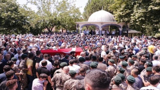 Trafik kazasında hayatını kaybeden özel harekat polisi son yolculuğuna uğurlandı