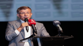 Davutoğlu, partisinin Üsküdar Olağan Kongresi’ne katıldı