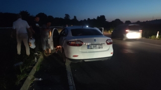 Sakarya’da iki otomobilin çarpıştığı kazada 3 kişi yaralandı