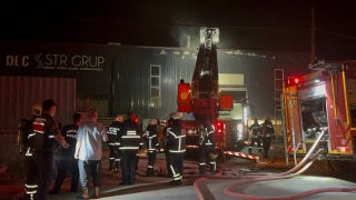 Kocaeli’de alüminyum fabrikasında çıkan yangında bir kişi yaralandı