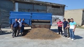 Uzunköprü Ticaret Borsası’nda yeni sezonun ilk ayçiçeği satıldı