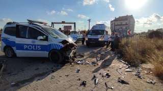 Tekirdağ’da hafif ticari aracın çarptığı polis otosundaki 2 polis yaralandı