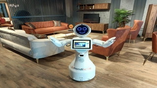 Mondihome’un Polatlı mağazasında ”robot müşteri temsilcisi” dönemi