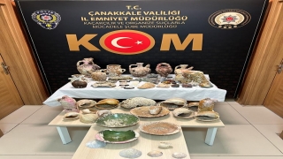 Çanakkale’de bir evde çok sayıda tarihi eser ele geçirildi